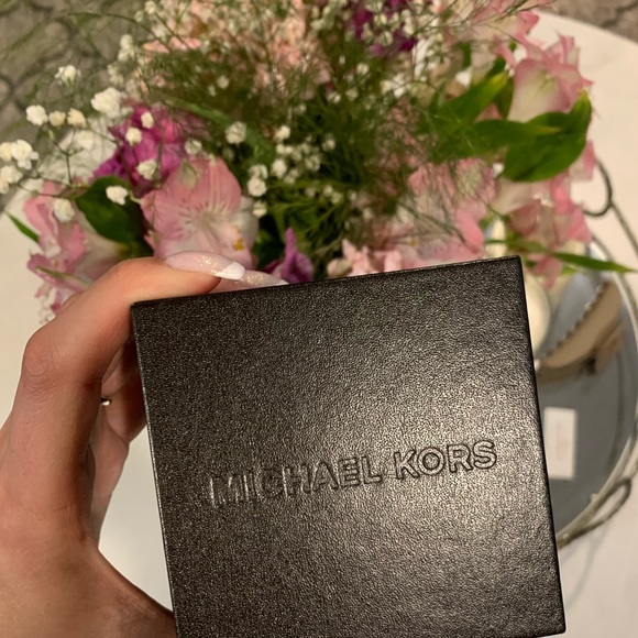 ⏱ Michael Kors Watch - Picture 2 of 5